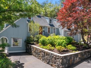 4 Pinecliff Dr, Marblehead, MA 01945
