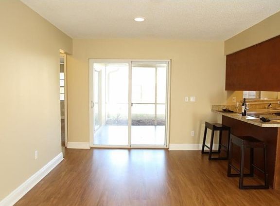 2nd image of 3904 Oak Hammock Dr