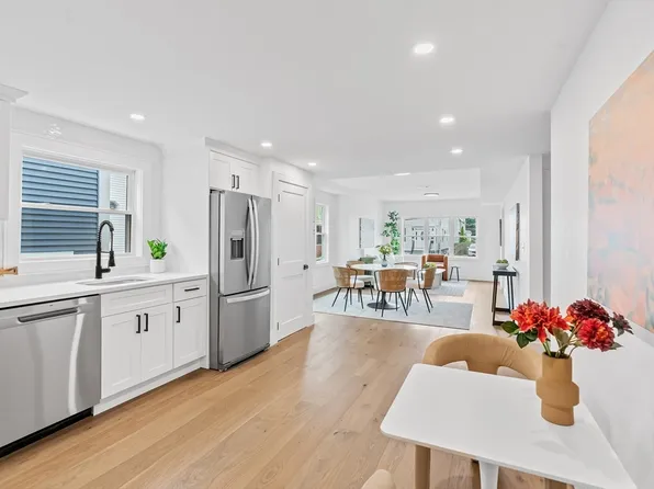 9-9-9A 2nd St, Medford, MA 02155