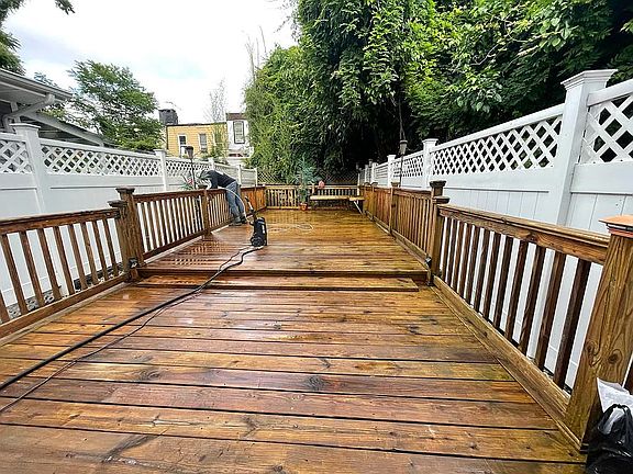 3rd image of 1266 Findlay Ave