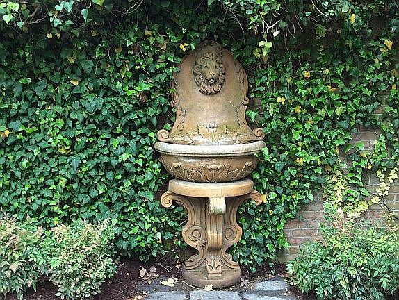 Side yard fountain