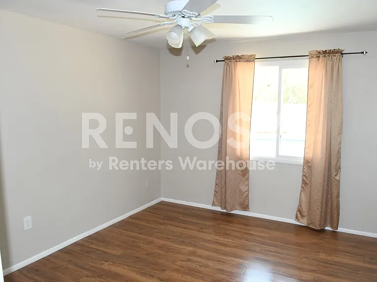 1550 W Pershing Ave — Photo 16