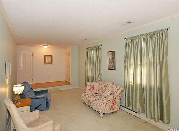 3rd image of 128 Hickory Hill Rd #1