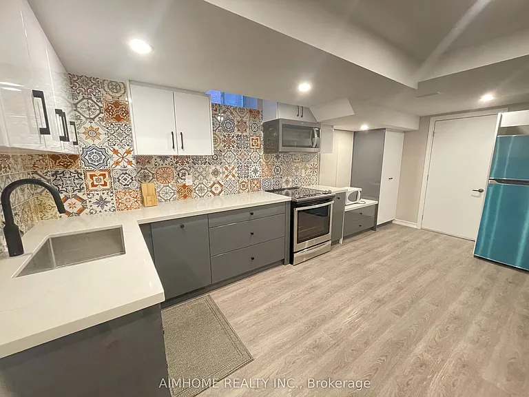 90 Maverick Cres #BASEMENT — Photo 4