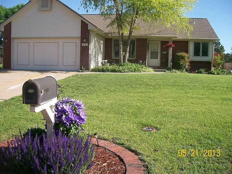 318 W Concord Rd — Photo 3