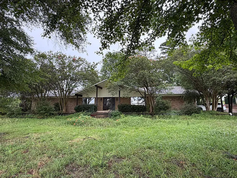 5166 Interstate Highway 30 Service Rd — Photo 1