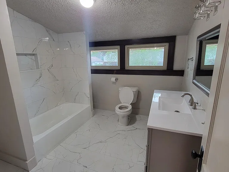 1301 W Oklahoma Ave — Photo 7