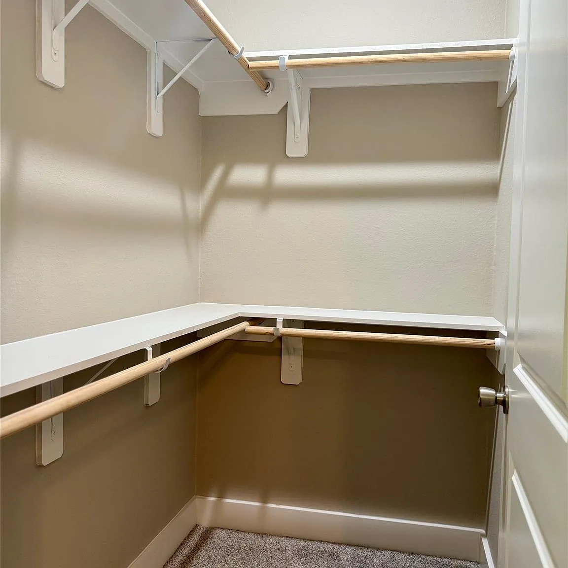 3 bed, 2.0 bath, 1216 sqft, $1,925 — Photo 4