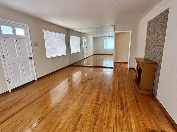 5th image of 435 Vista Way