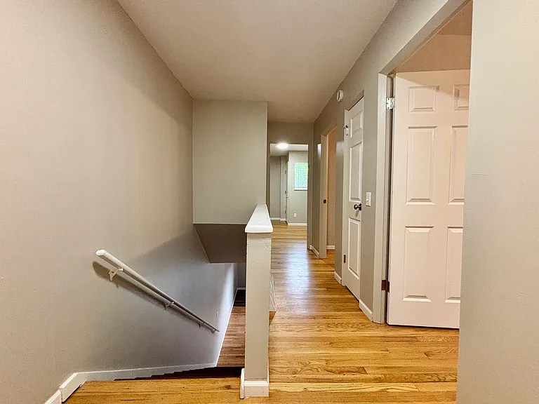 1105 Catalpa Cir — Photo 12