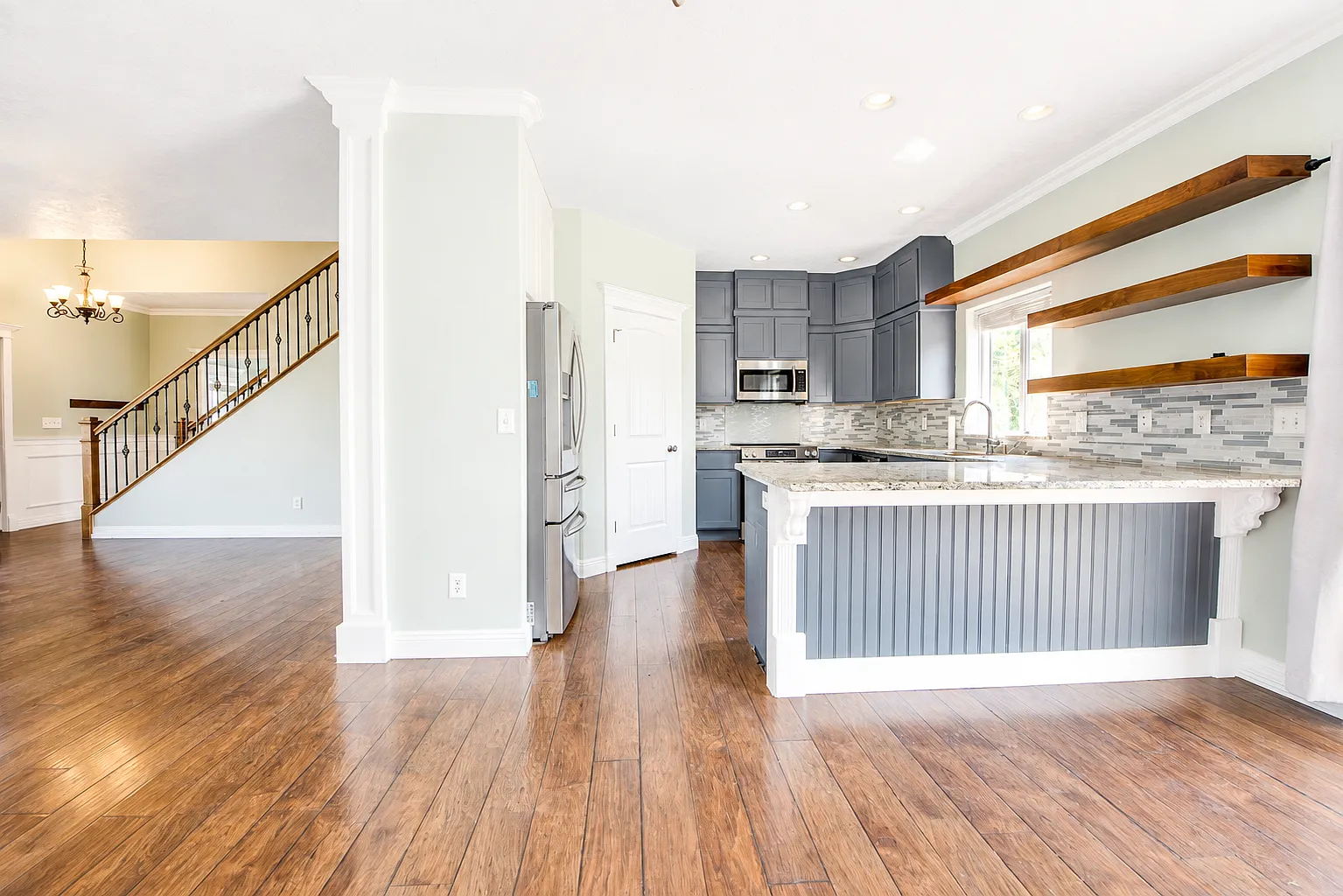5 bed, 3.0 bath, 3000 sqft, $2,995 — Photo 4