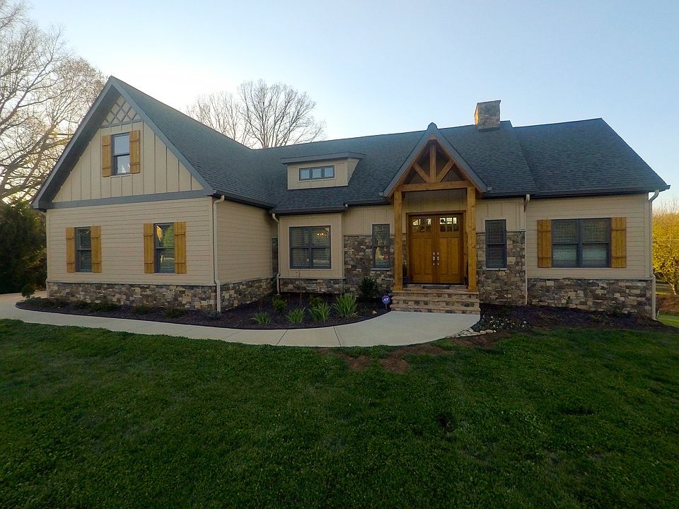 1st image of 106 Knox Haven Ln