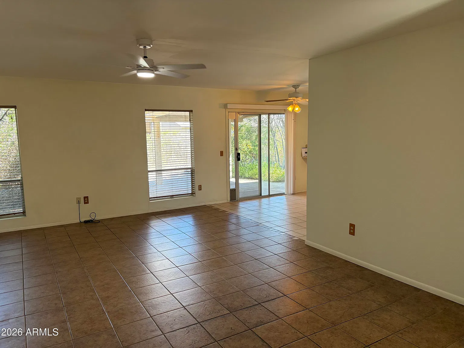 3 bed, 2.0 bath, 1276 sqft, $2,100 — Photo 2
