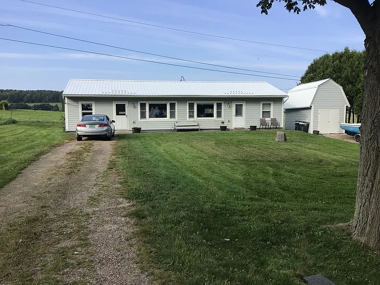 148 Westshore Rd S — Photo 1