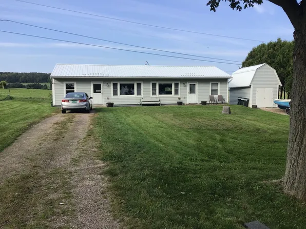 148 Westshore Rd S, Cabot, VT 05647