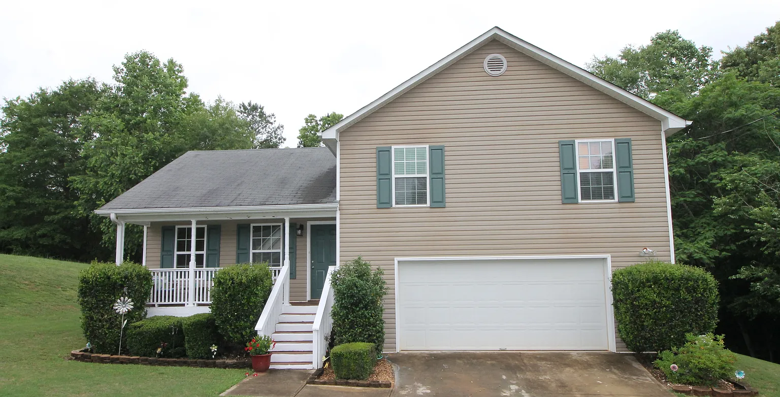 145 Arthurs Ln photo 1