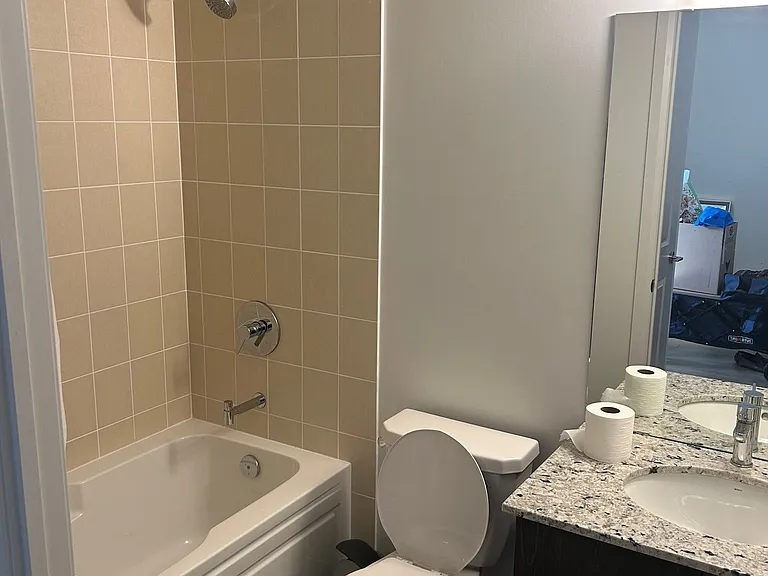 20 Meadowglen Pl E #2806 — Photo 22