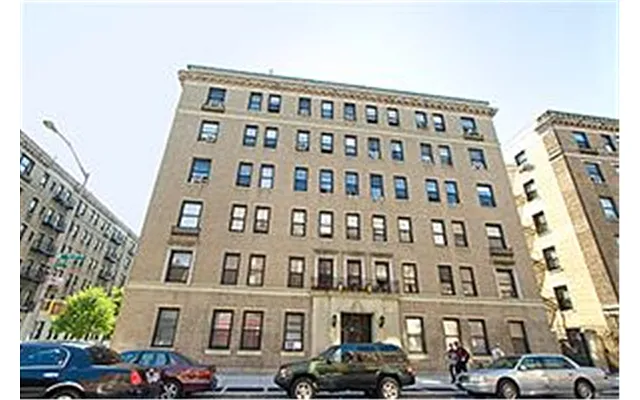 Sold by Douglas Elliman | media 18