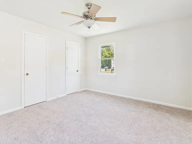 2336 Sara Ln — Photo 25