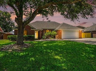 12319 E River Run Dr, Mont Belvieu, TX 77523