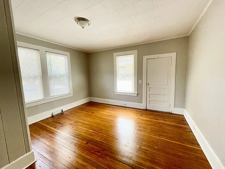 1504 Charlton St — Photo 22