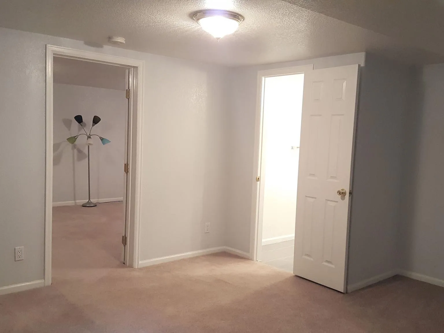 1 bed, 825 sqft, $1,350 — Photo 4