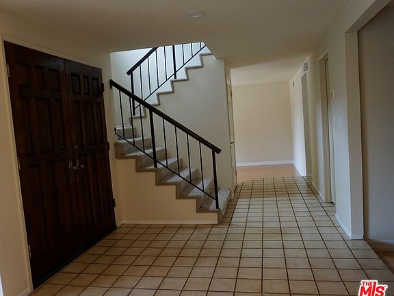 4th image of 8816 Moorcroft Ave