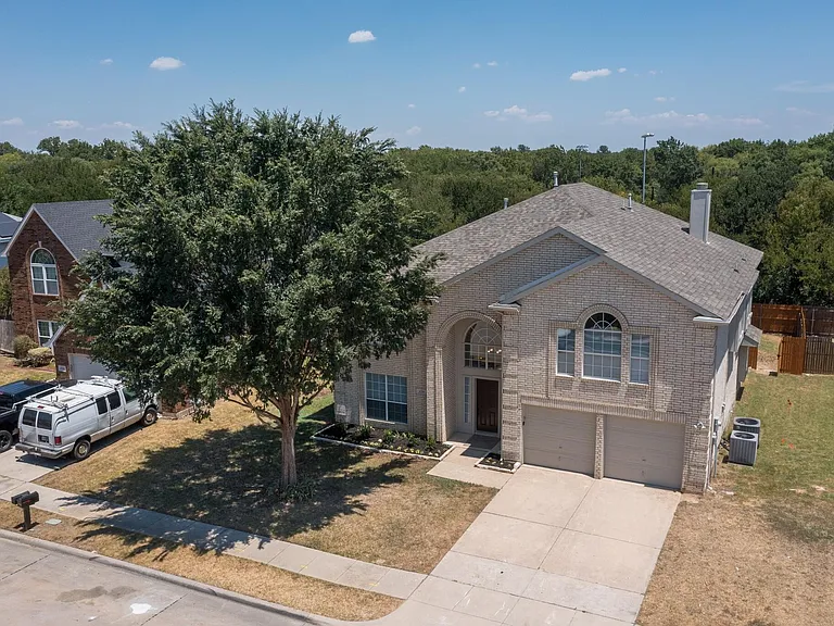 4729 Woodhaven Ln — Photo 1