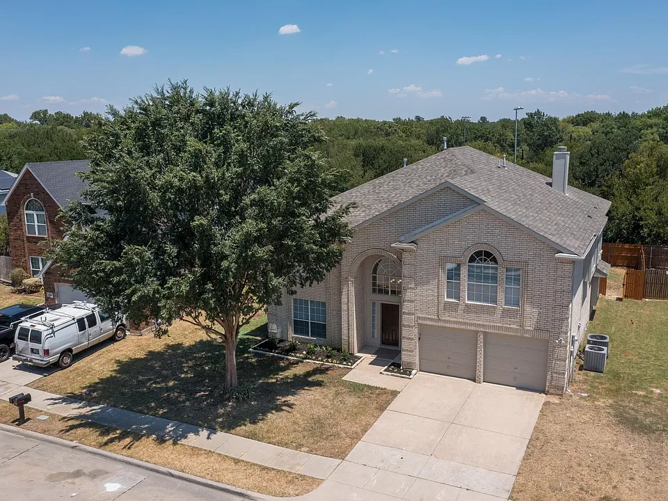 4729 Woodhaven Ln