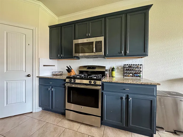 4320 Chestnut Meadows Bnd — Photo 3
