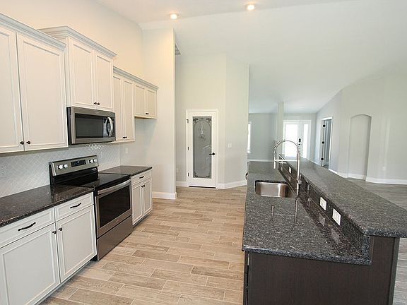 Worthington II Kitchen