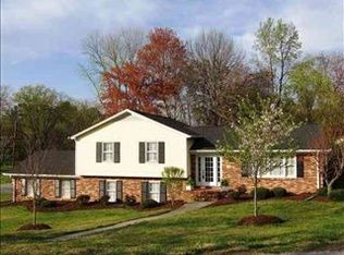12 Bridgeport Dr, Greenville, SC 29615