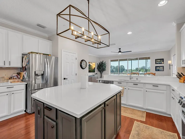1127 Venetian Harbor Dr NE — Photo 11