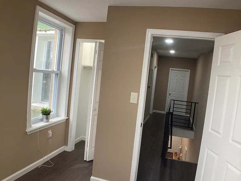 2060 E Orleans St — Photo 14