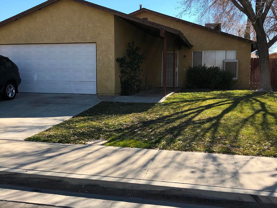 2nd image of 2746 E Lingard St