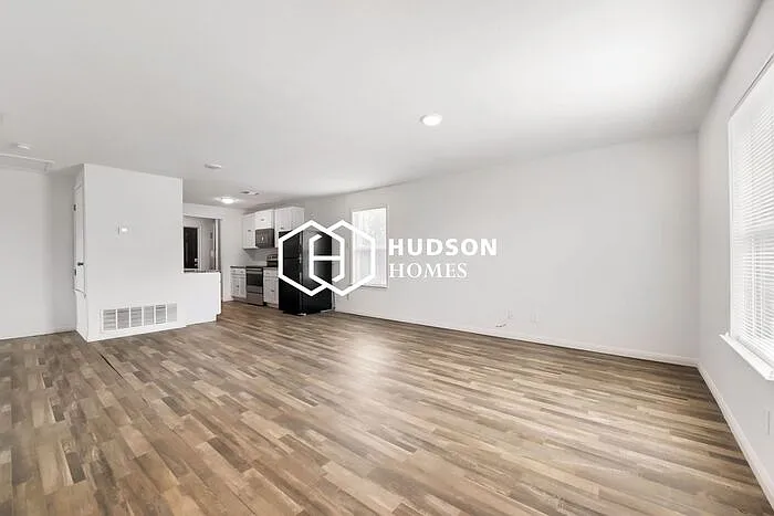 2946 Field St — Photo 4