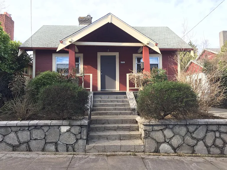 6701 NE Garfield Ave — Photo 1