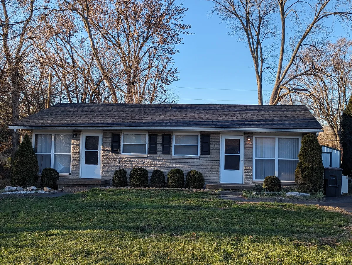 Building Photo - 1009-1011 Hollee Dr #1