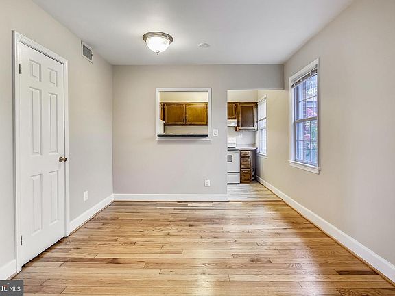 2nd image of 1119 Pitt #3C