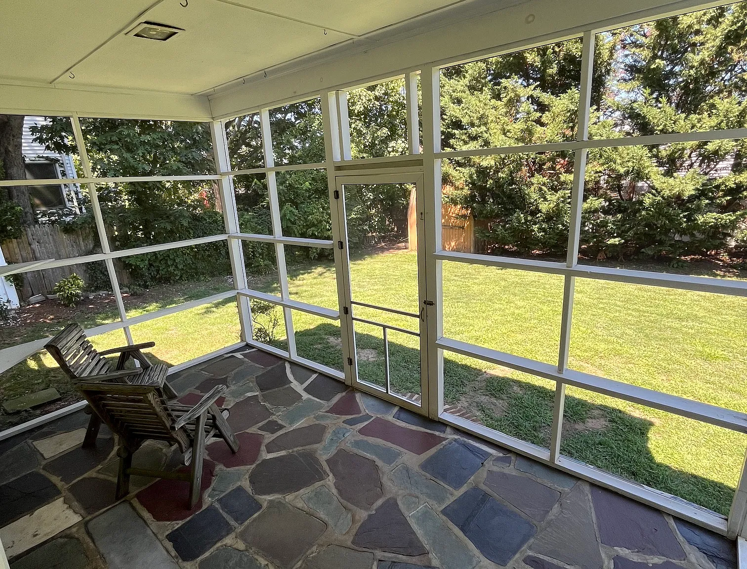 4 bed, 1.5 bath, 1369 sqft, $4,800 — Photo 3