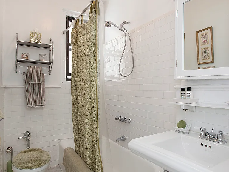 325 W 71st St #6F — Photo 6