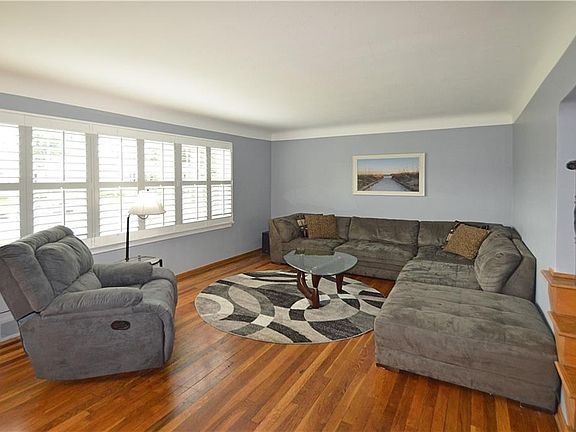 3rd image of 26155 Benton Ave