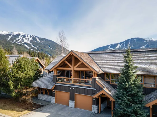 4726 Settebello Dr #B, Whistler, BC V8E 0Z4