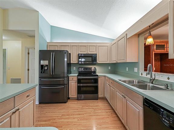 2nd image of 9085 SE 136th Loop