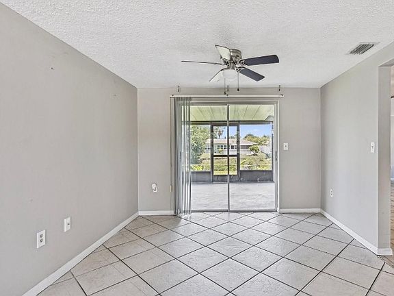 4th image of 9250 Glen Moor Ln
