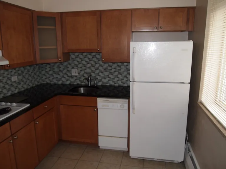 1056 N Marion St #201 — Photo 9