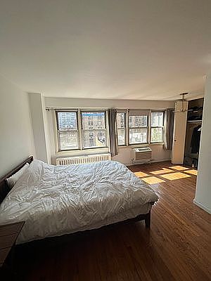 1st image of 150 E 37th St #9Z