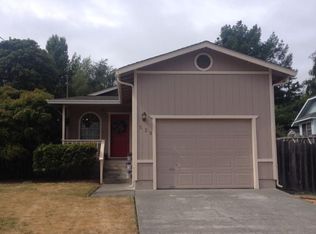 529 Nob Hill Rd, Fortuna, CA 95540
