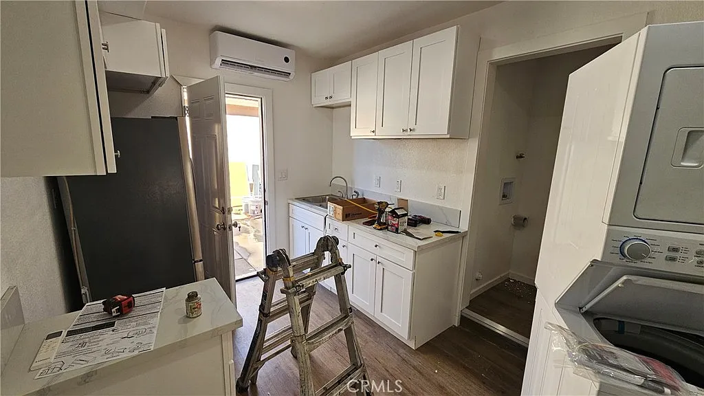 2 bed, 1.0 bath, 488 sqft, $2,250 — Photo 2