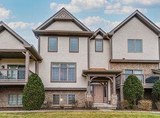 285 Regency Ct Unit B, Wauconda, IL 60084